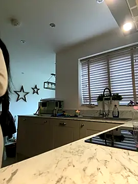 Snapshot of BELLABLACKXUK chatting on 11/22/25, 12:37 BELLABLACKXUK online show from 11/22/25, 12:37