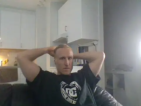 Snapshot of Silverhippo chatting on 04/06/26, 01:12 Silverhippo online show from 04/06/26, 01:12