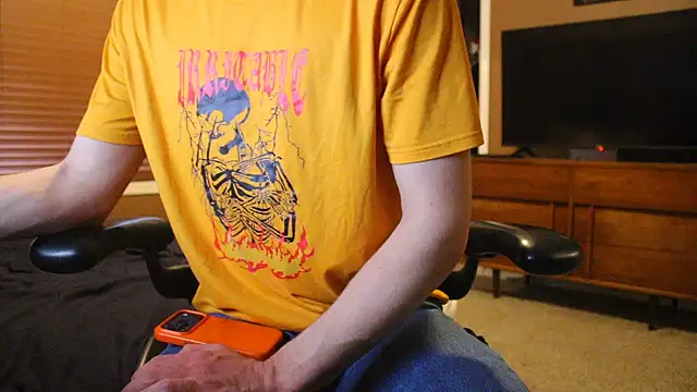 Snapshot of jjjjjfive chatting on 04/10/26, 01:11 jjjjjfive online show from 04/10/26, 01:11