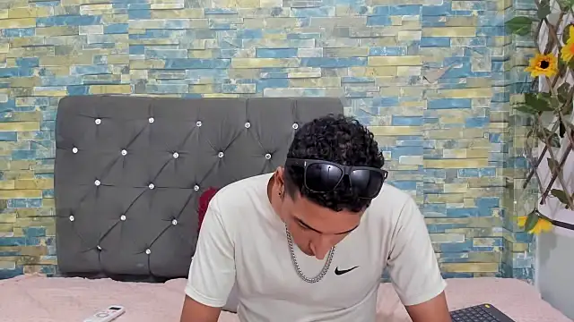 Snapshot of partdemonlatin666 chatting on 09/13/25, 08:19 partdemonlatin666 online show from 09/13/25, 08:19