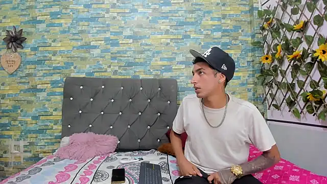 Snapshot of partdemonlatin666 chatting on 10/03/25, 07:55 partdemonlatin666 online show from 10/03/25, 07:55