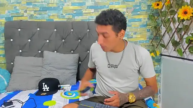 Snapshot of partdemonlatin666 chatting on 10/19/25, 08:42 partdemonlatin666 online show from 10/19/25, 08:42