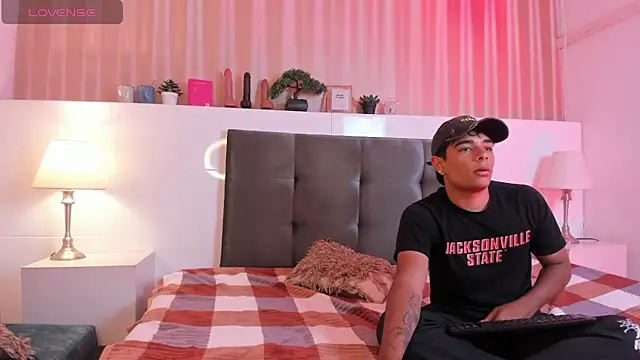 Snapshot of CuteButHarder chatting on 04/07/26, 05:30 CuteButHarder online show from 04/07/26, 05:30