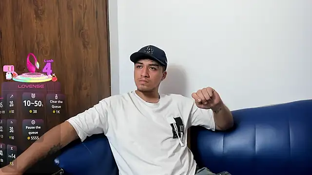 Snapshot of juanmechanic_ chatting on 09/15/25, 08:20 juanmechanic  online show from 09/15/25, 08:20