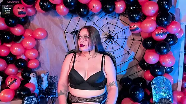 Laureen se online show from 10/22/25, 02:23