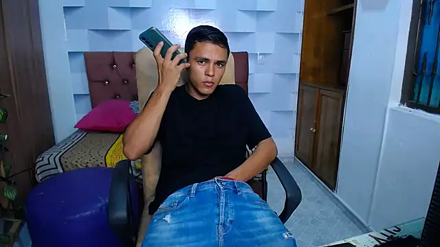 Snapshot of angelss_666 chatting on 12/19/25, 03:24 angelss 666 online show from 12/19/25, 03:24