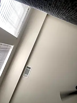 Snapshot of huhgtr chatting on 11/12/25, 03:01 huhgtr online show from 11/12/25, 03:01