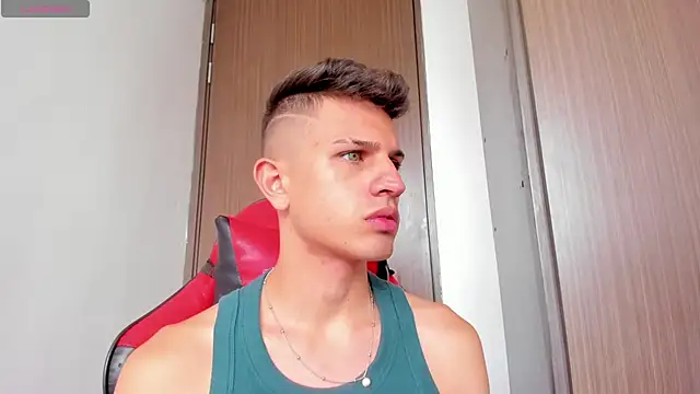 Snapshot of kevin_ahss chatting on 03/19/26, 04:55 kevin ahss online show from 03/19/26, 04:55