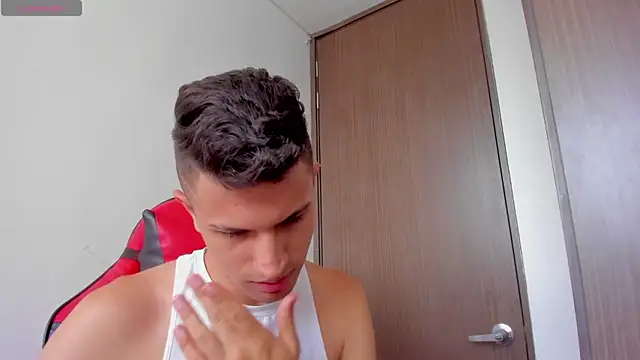 Snapshot of kevin_ahss chatting on 03/20/26, 05:29 kevin ahss online show from 03/20/26, 05:29