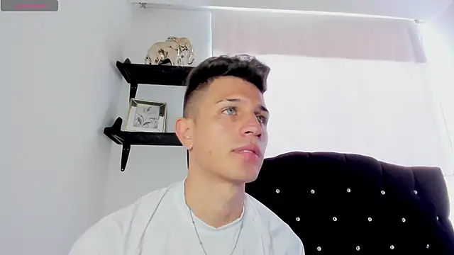 Snapshot of kevin_ahss chatting on 03/25/26, 05:08 kevin ahss online show from 03/25/26, 05:08