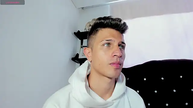 Snapshot of kevin_ahss chatting on 03/26/26, 05:07 kevin ahss online show from 03/26/26, 05:07