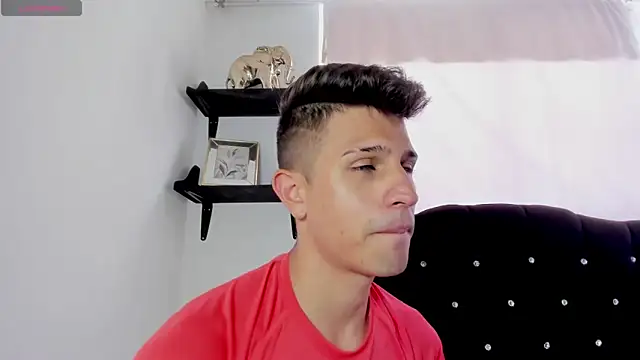 Snapshot of kevin_ahss chatting on 03/27/26, 03:01 kevin ahss online show from 03/27/26, 03:01