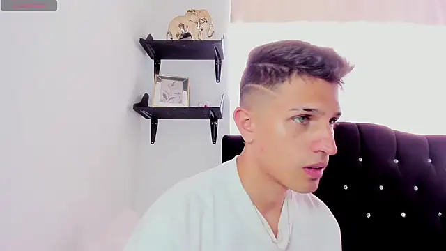 Snapshot of kevin_ahss chatting on 04/14/26, 08:59 kevin ahss online show from 04/14/26, 08:59