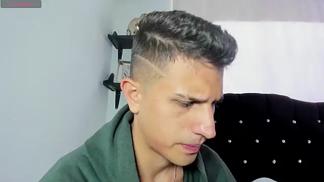 Snapshot of kevin_ahss chatting on 04/15/26, 08:42 kevin ahss online show from 04/15/26, 08:42