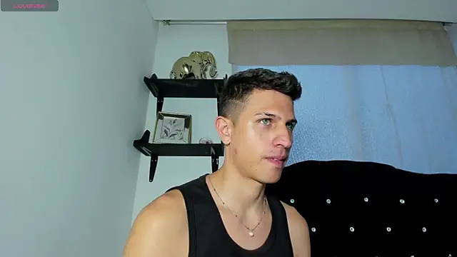 Snapshot of kevin_ahss chatting on 04/22/26, 11:06 kevin ahss online show from 04/22/26, 11:06