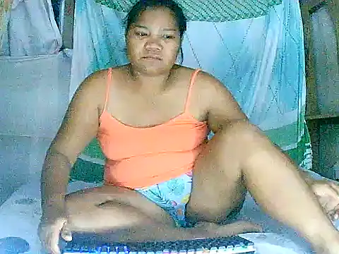 Snapshot of hotmom_carcar chatting on 04/17/26, 01:14 hotmom carcar online show from 04/17/26, 01:14