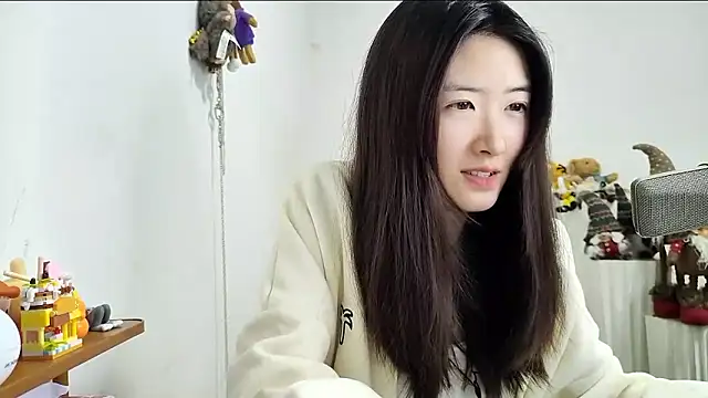 Moonlight-23 online show from 12/14/25, 01:27