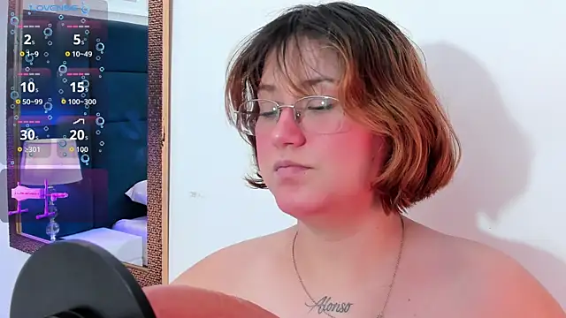 isa grey  online show from 11/21/25, 04:11