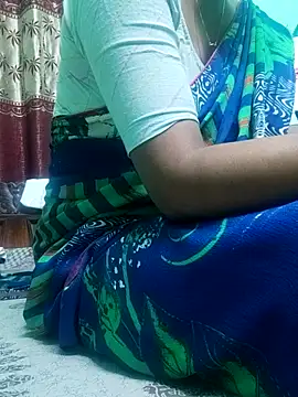 Snapshot of Apurvaa chatting on 11/24/25, 11:32 Apurvaa online show from 11/24/25, 11:32