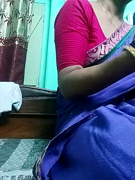 Snapshot of Apurvaa chatting on 11/25/25, 01:22 Apurvaa online show from 11/25/25, 01:22