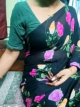 Snapshot of Apurvaa chatting on 11/26/25, 01:45 Apurvaa online show from 11/26/25, 01:45