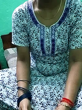 Snapshot of Apurvaa chatting on 12/04/25, 04:05 Apurvaa online show from 12/04/25, 04:05