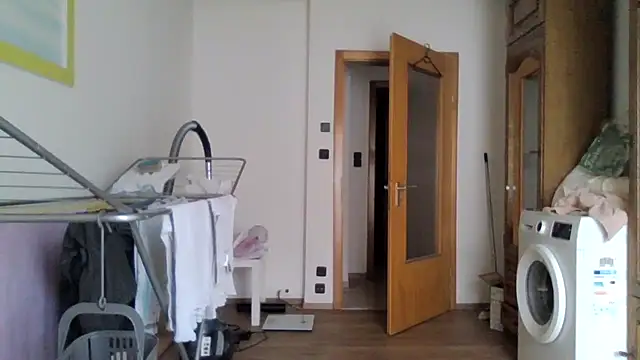 Snapshot of XLBarehengst chatting on 09/28/25, 10:20 XLBarehengst online show from 09/28/25, 10:20