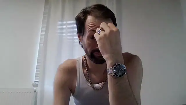 Snapshot of XLBarehengst chatting on 10/04/25, 07:28 XLBarehengst online show from 10/04/25, 07:28