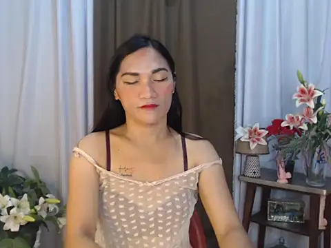 Snapshot of hot_gold69 chatting on 12/13/25, 10:04 hot gold69 online show from 12/13/25, 10:04