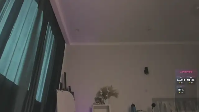 devaivy online show from 10/04/25, 10:13