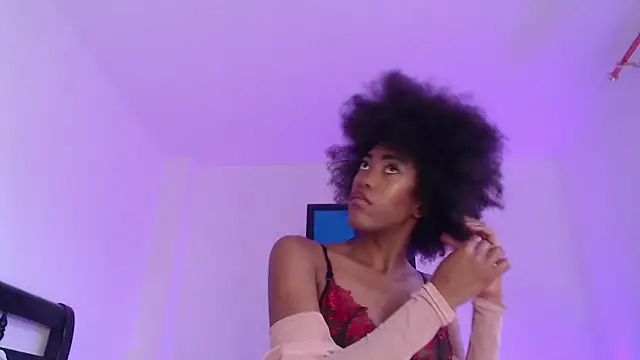 Snapshot of lucyymaximo chatting on 03/27/26, 07:13 lucyymaximo online show from 03/27/26, 07:13