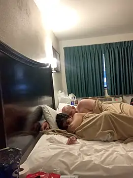 shakeweight online show from 11/11/25, 12:32