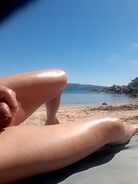 Snapshot of singolo_discreto chatting on 04/05/26, 11:40 singolo discreto online show from 04/05/26, 11:40