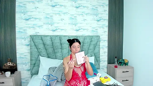 ShanelEvans online show from 09/19/25, 06:52