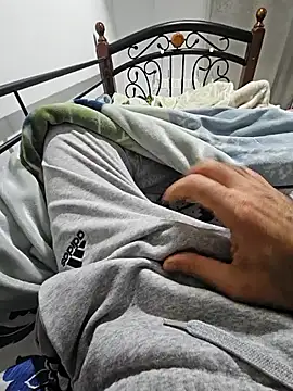 Snapshot of fena-sikerimmm chatting on 11/22/25, 10:09 fena-sikerimmm online show from 11/22/25, 10:09