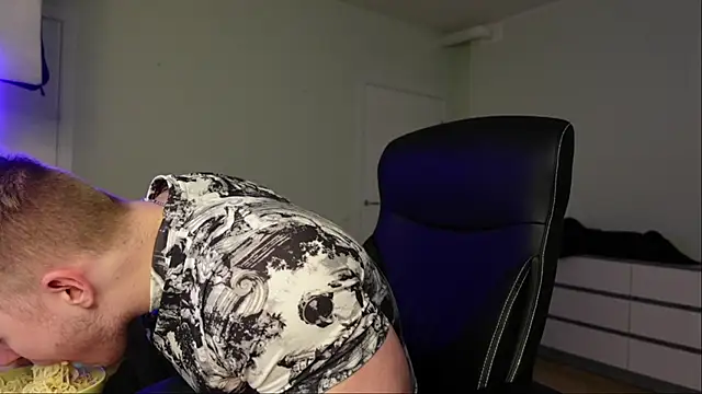 Richard Dullas online show from 10/23/25, 01:32