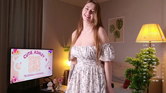 Luna Foxy online show from 10/07/25, 11:40