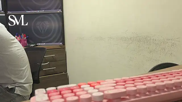 danisml134 online show from 11/13/25, 01:15