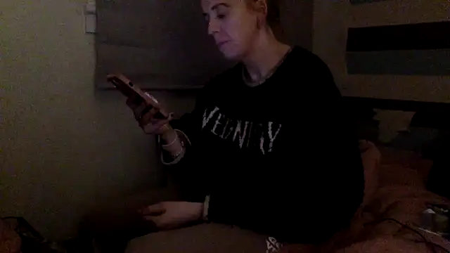 Snapshot of Bellababexox chatting on 05/15/26, 11:34 Bellababexox online show from 05/15/26, 11:34