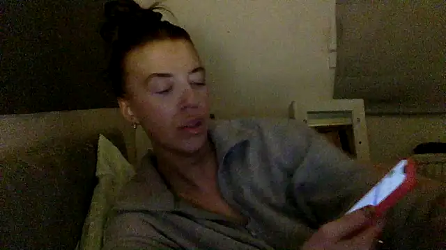 Snapshot of Bellababexox chatting on 06/18/26, 04:13 Bellababexox online show from 06/18/26, 04:13