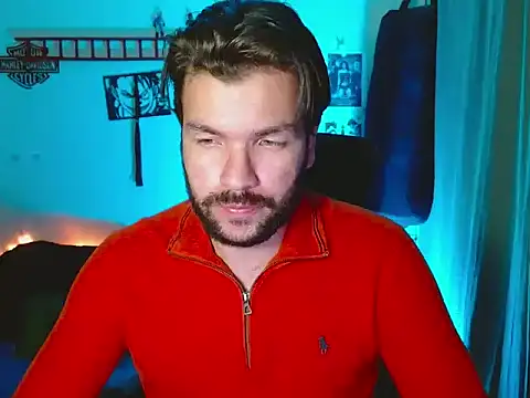 cortelioni massimo  online show from 10/22/25, 02:56