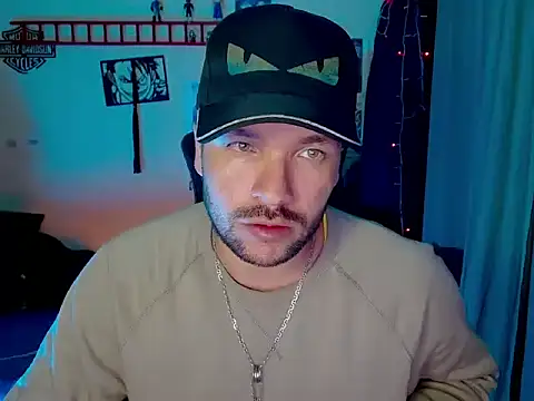 cortelioni massimo  online show from 11/06/25, 02:45