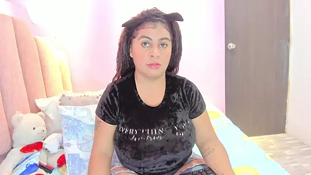 Snapshot of AndreaSweet2 chatting on 10/10/25, 08:19 AndreaSweet2 online show from 10/10/25, 08:19