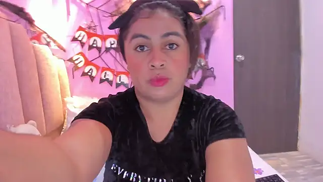 Snapshot of AndreaSweet2 chatting on 11/04/25, 08:08 AndreaSweet2 online show from 11/04/25, 08:08