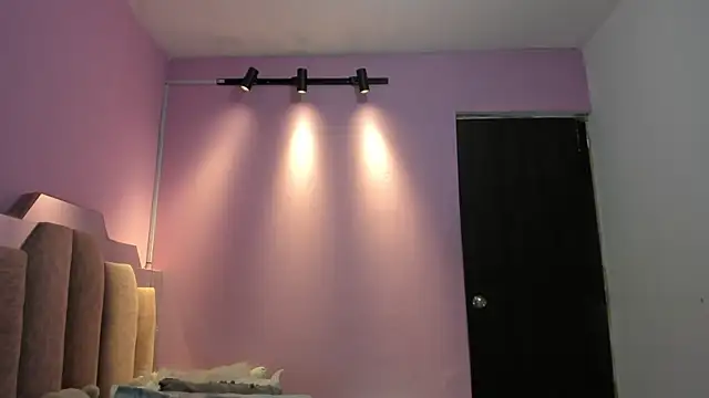 Snapshot of AndreaSweet2 chatting on 11/10/25, 07:35 AndreaSweet2 online show from 11/10/25, 07:35