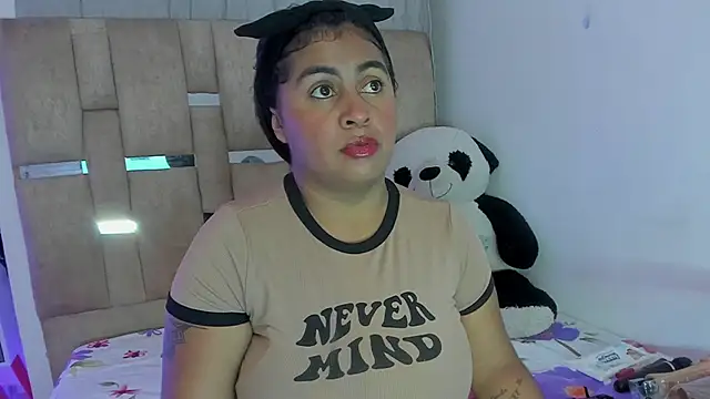 Snapshot of AndreaSweet2 chatting on 12/03/25, 07:45 AndreaSweet2 online show from 12/03/25, 07:45