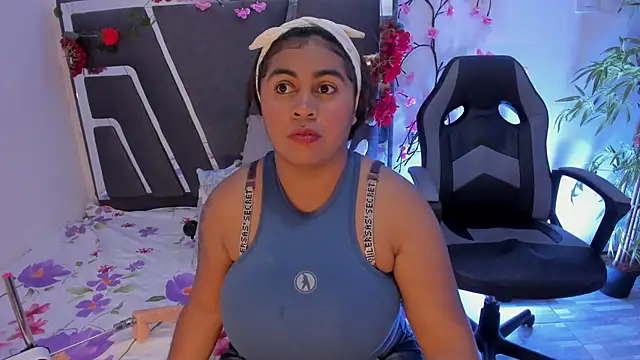 Snapshot of AndreaSweet2 chatting on 12/05/25, 08:16 AndreaSweet2 online show from 12/05/25, 08:16