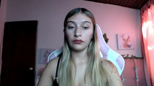 Snapshot of SophiaaLee chatting on 04/24/26, 09:39 SophiaaLee online show from 04/24/26, 09:39