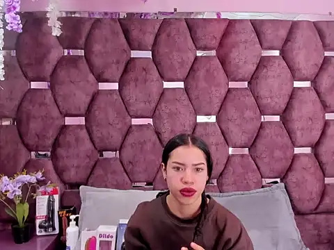 Snapshot of Nanis_James chatting on 02/25/26, 02:43 Nanis James online show from 02/25/26, 02:43