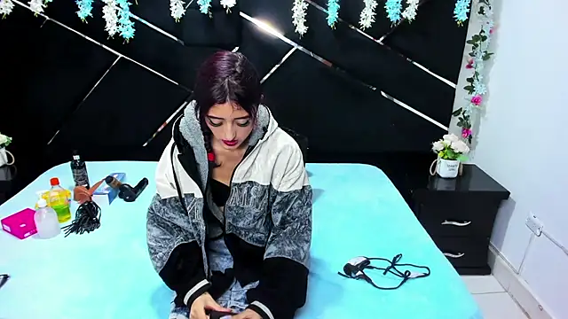  Maleja 19  online show from 11/06/25, 02:56